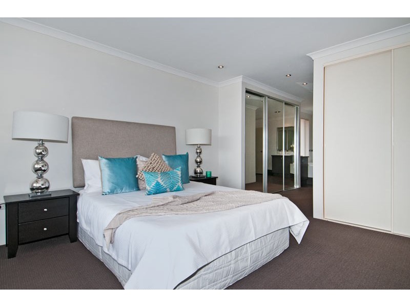 26 Sail Avenue, Wannanup WA 6210