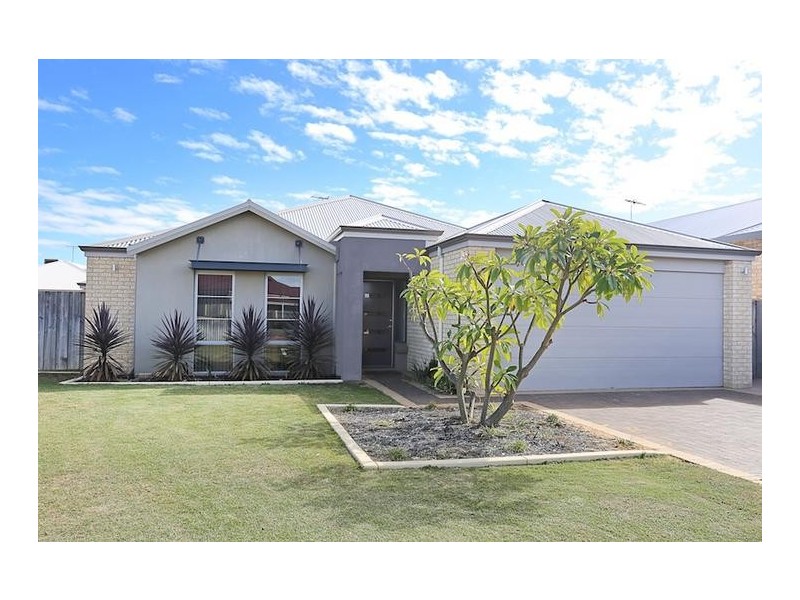 24 Marsdenia Road, Halls Head WA 6210