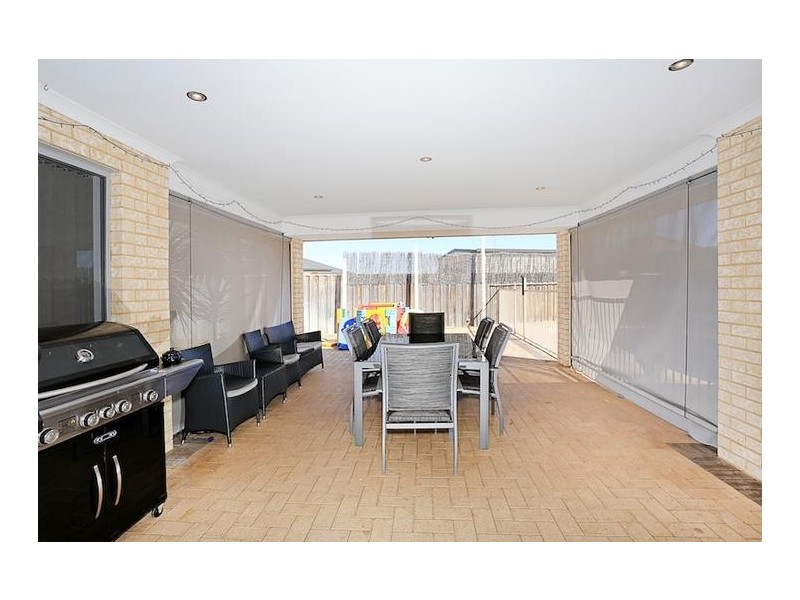 24 Marsdenia Road, Halls Head WA 6210