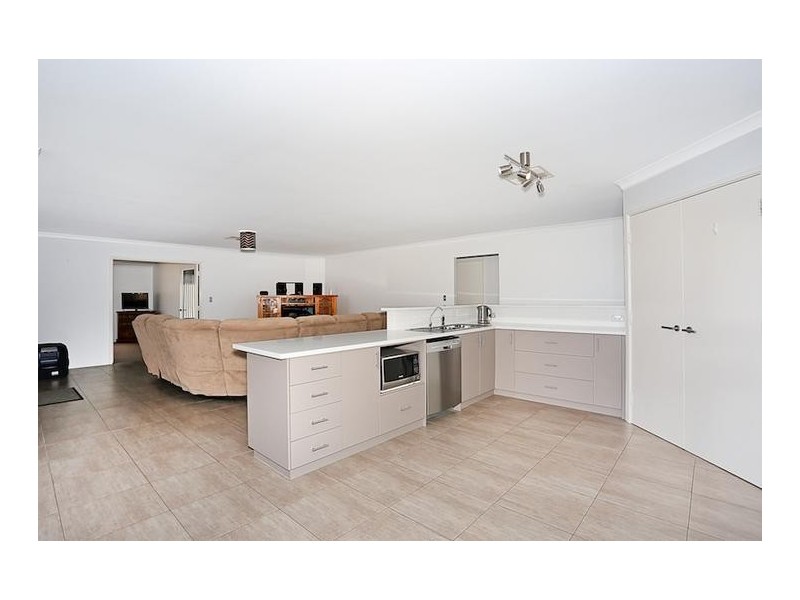 24 Marsdenia Road, Halls Head WA 6210