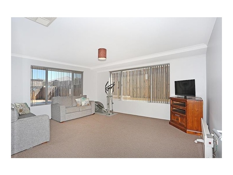 24 Marsdenia Road, Halls Head WA 6210