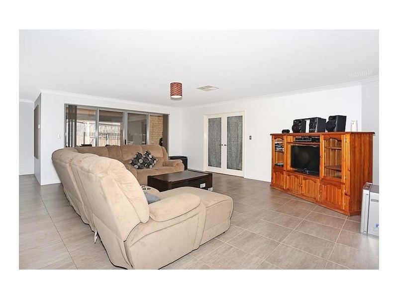 24 Marsdenia Road, Halls Head WA 6210