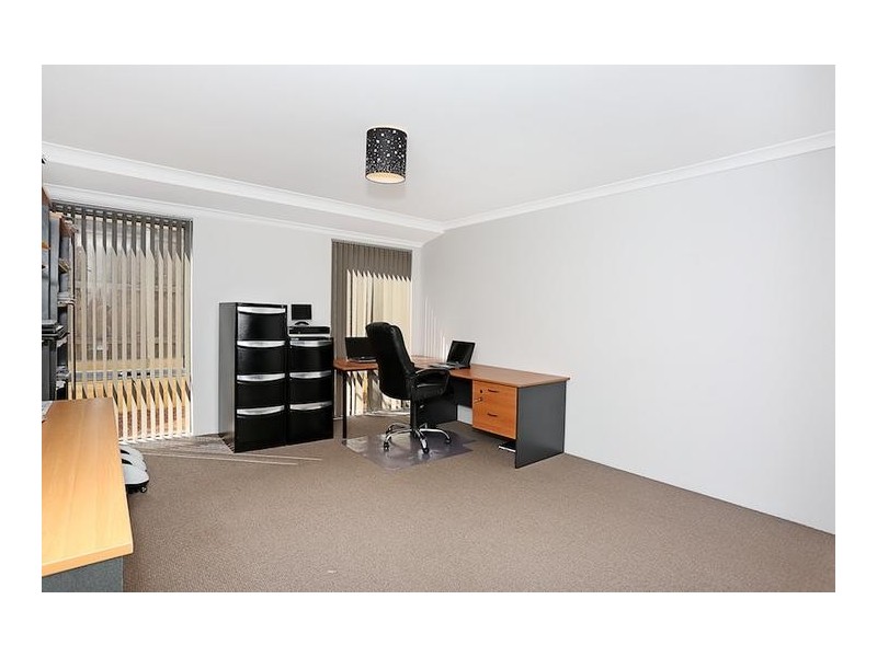 24 Marsdenia Road, Halls Head WA 6210