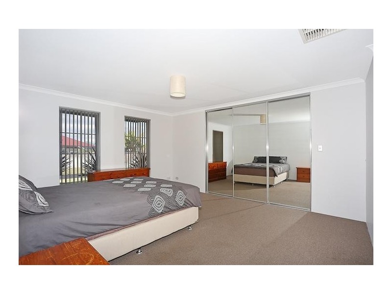 24 Marsdenia Road, Halls Head WA 6210