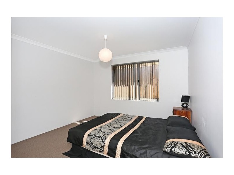 24 Marsdenia Road, Halls Head WA 6210