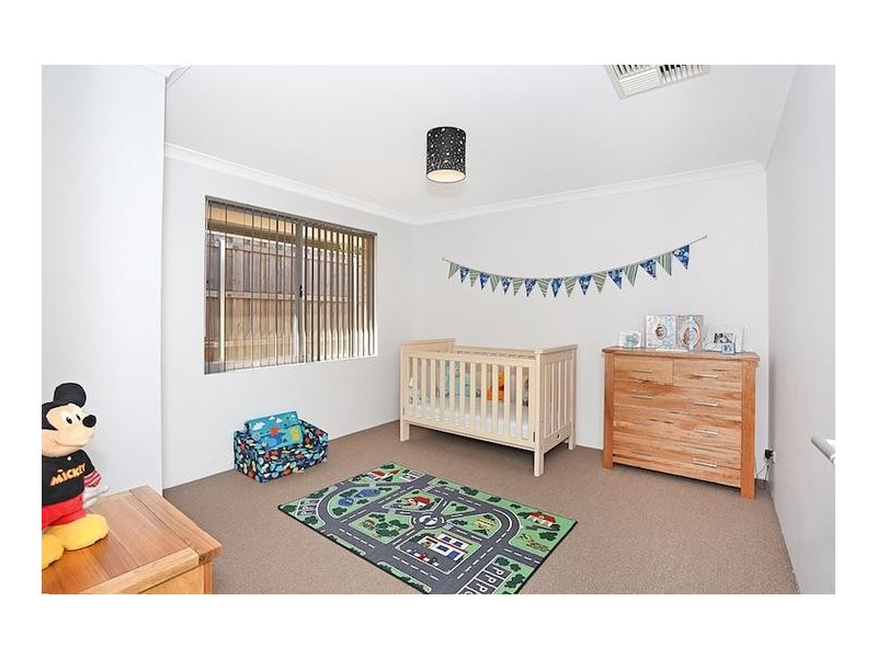 24 Marsdenia Road, Halls Head WA 6210