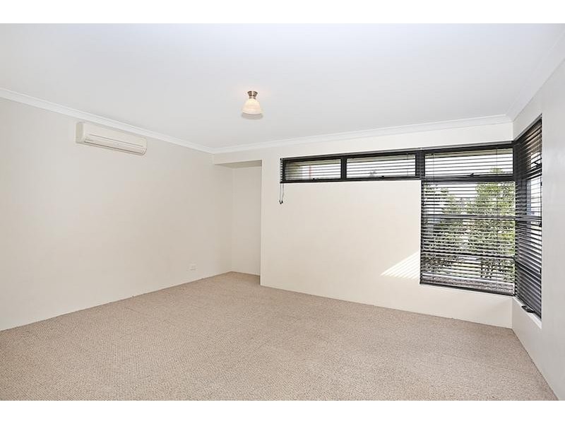 30 Camden Wy, Meadow Springs WA 6210