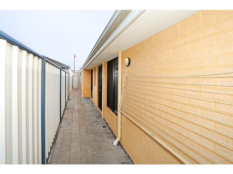 30 Camden Wy, Meadow Springs WA 6210