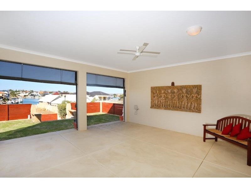 38 Abrolhos Quay, Wannanup WA 6210