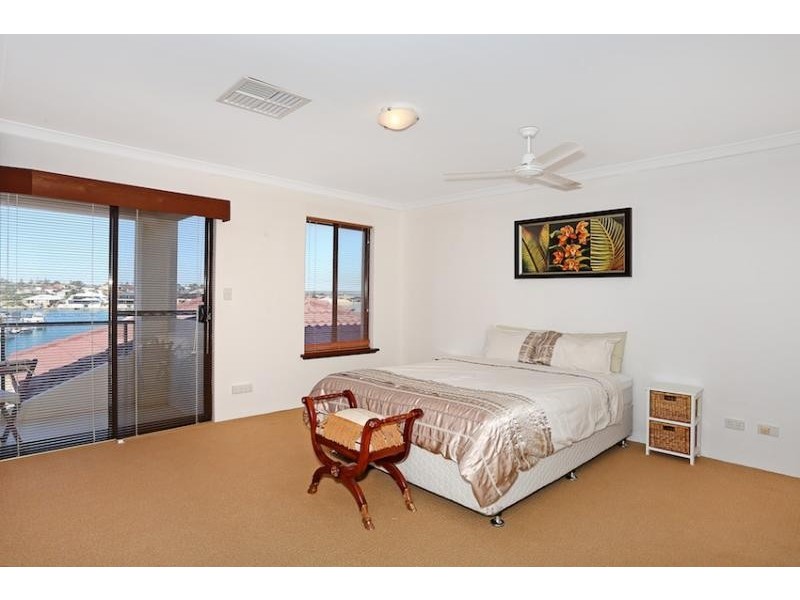 38 Abrolhos Quay, Wannanup WA 6210