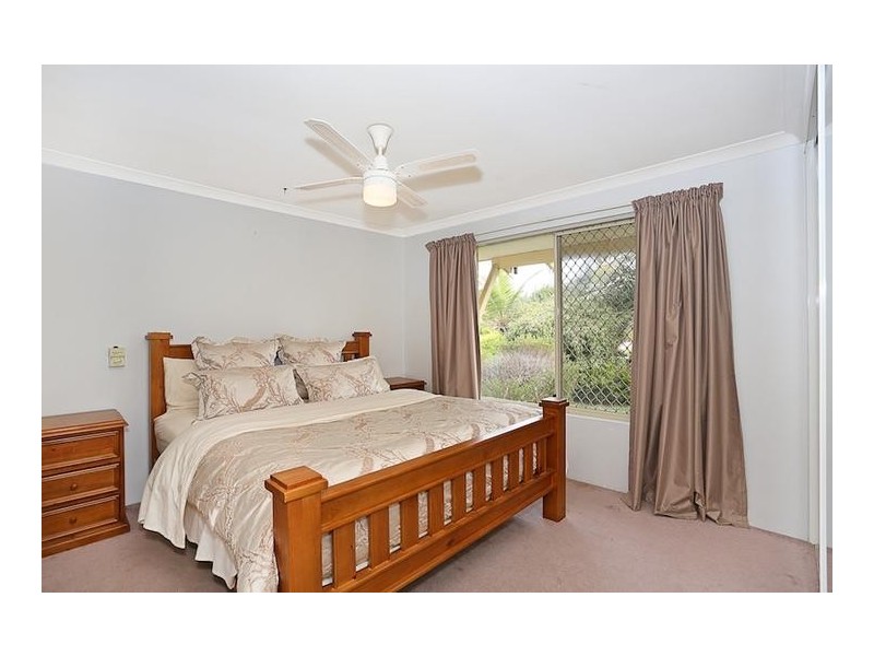 8 Fitzroy Close, Dudley Park WA 6210