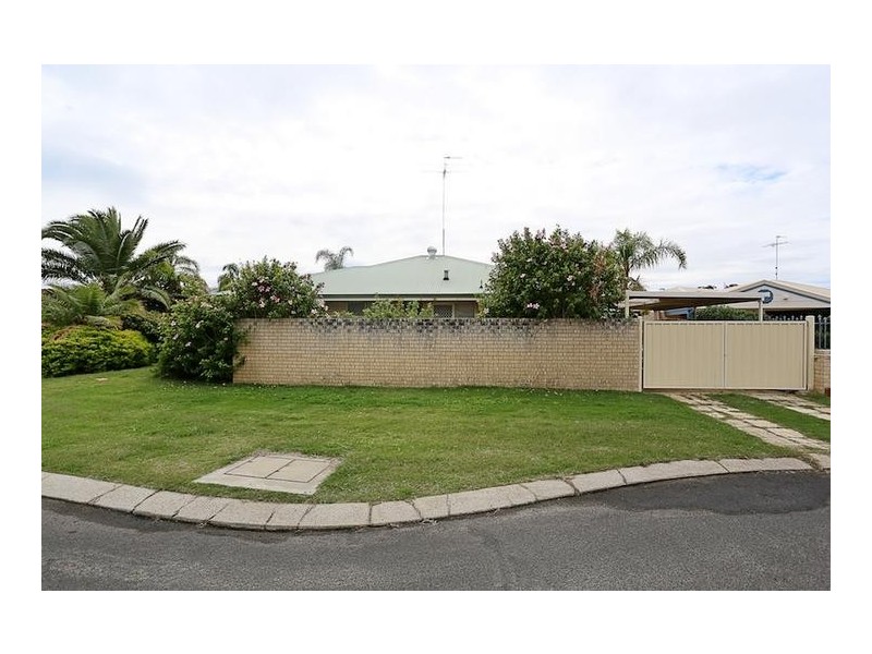 8 Fitzroy Close, Dudley Park WA 6210