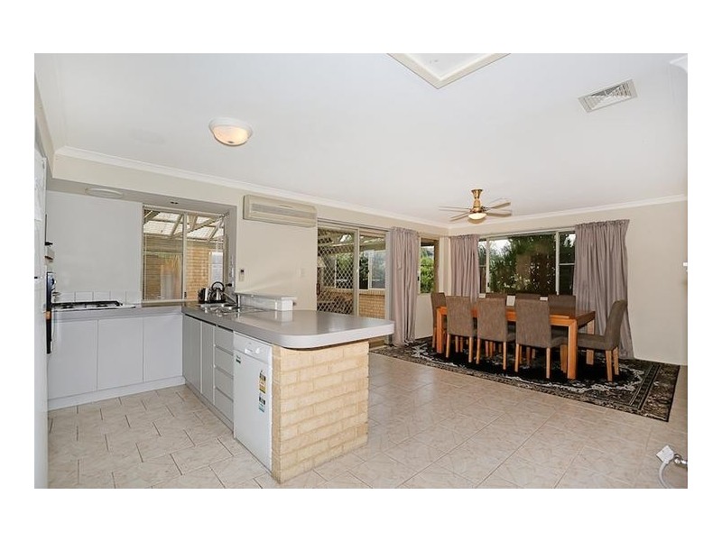 8 Fitzroy Close, Dudley Park WA 6210
