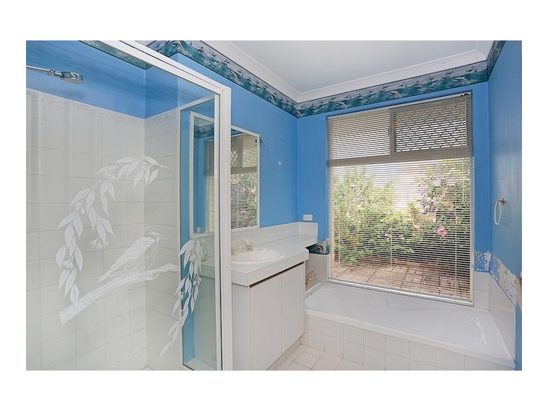 8 Fitzroy Close, Dudley Park WA 6210