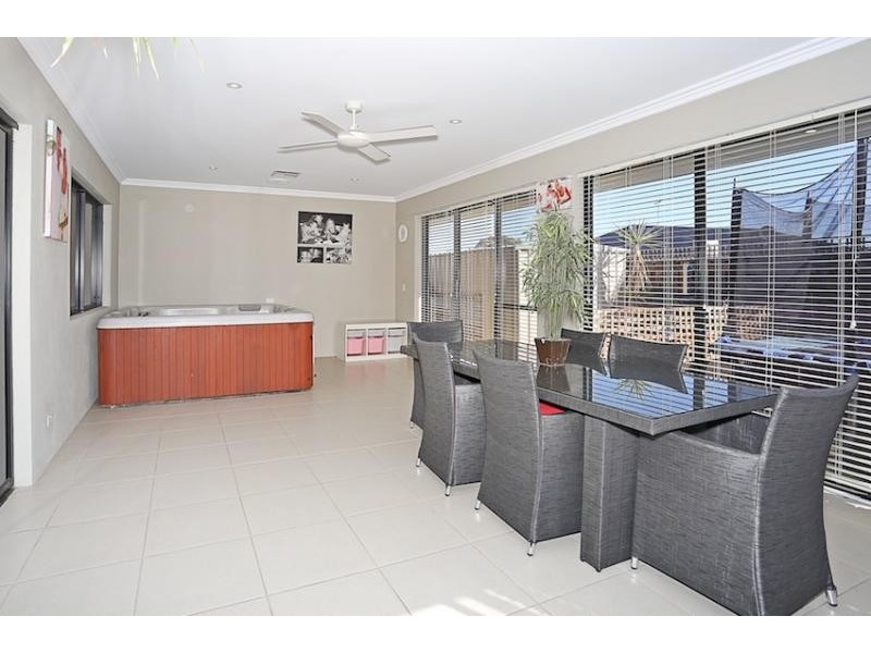 5 Tectona Way, Halls Head WA 6210
