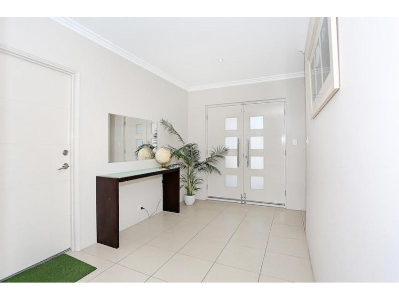 5 Tectona Way, Halls Head WA 6210