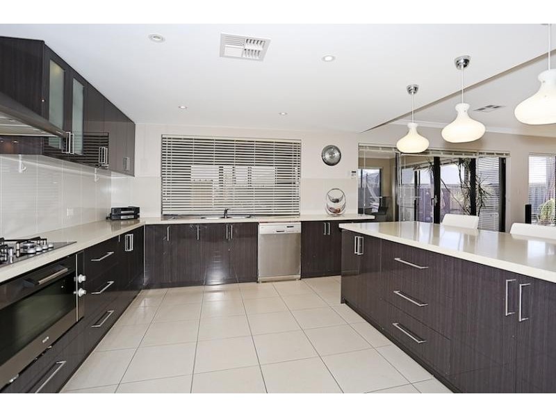 5 Tectona Way, Halls Head WA 6210