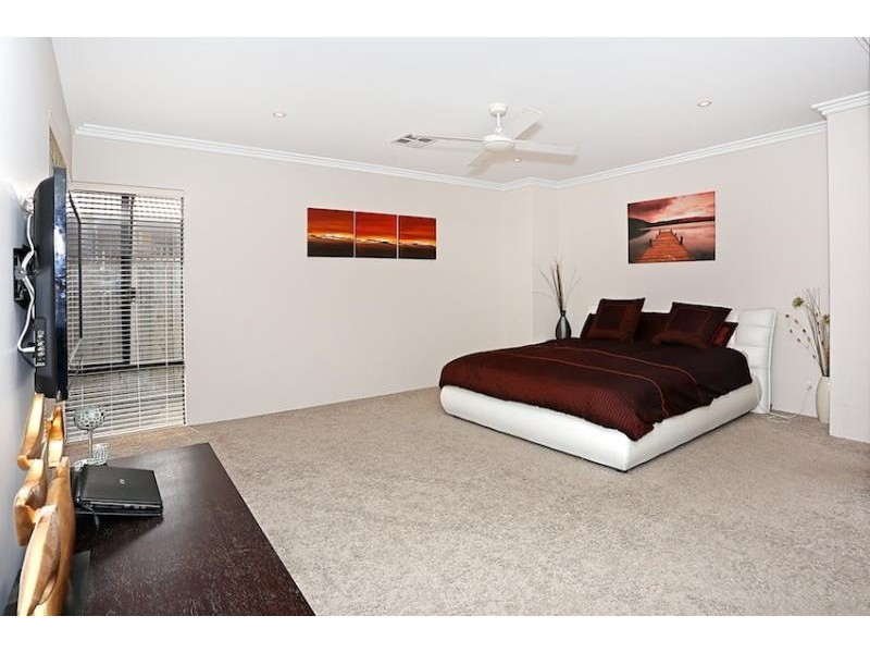 5 Tectona Way, Halls Head WA 6210