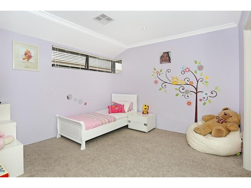 5 Tectona Way, Halls Head WA 6210