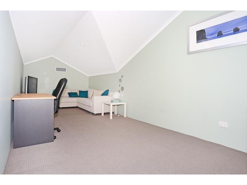 5 Tectona Way, Halls Head WA 6210