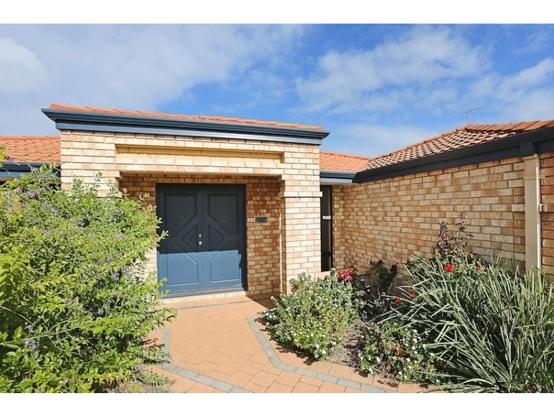 24 Daydream Plaza, Halls Head WA 6210