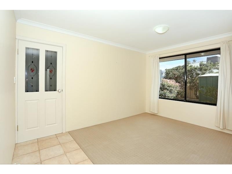 24 Daydream Plaza, Halls Head WA 6210