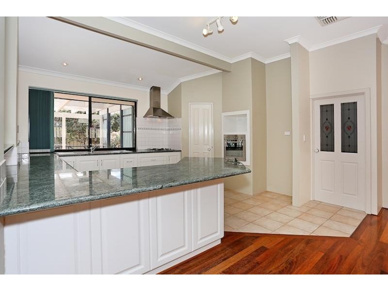 24 Daydream Plaza, Halls Head WA 6210