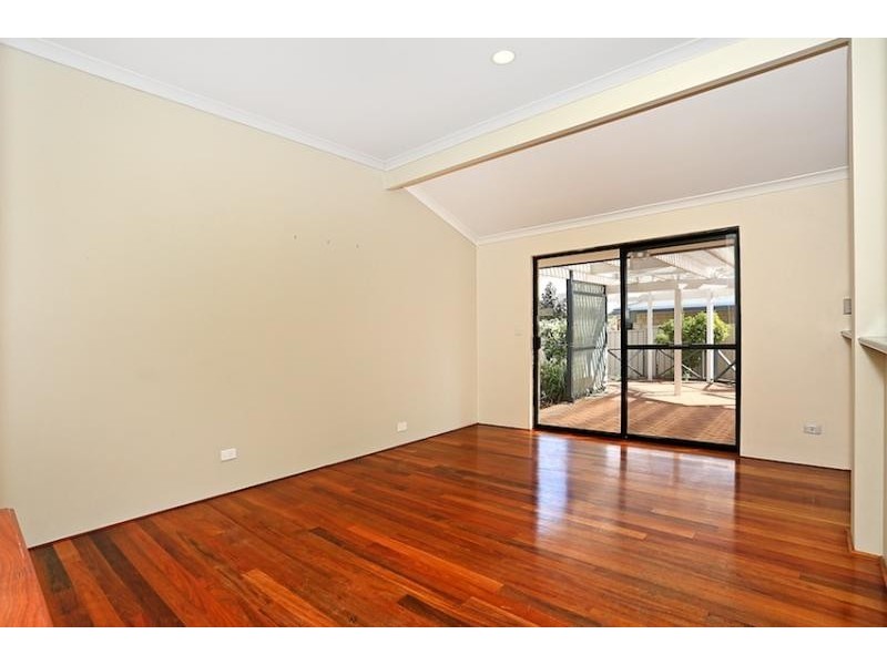 24 Daydream Plaza, Halls Head WA 6210