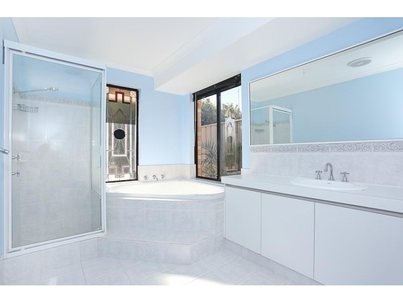 24 Daydream Plaza, Halls Head WA 6210