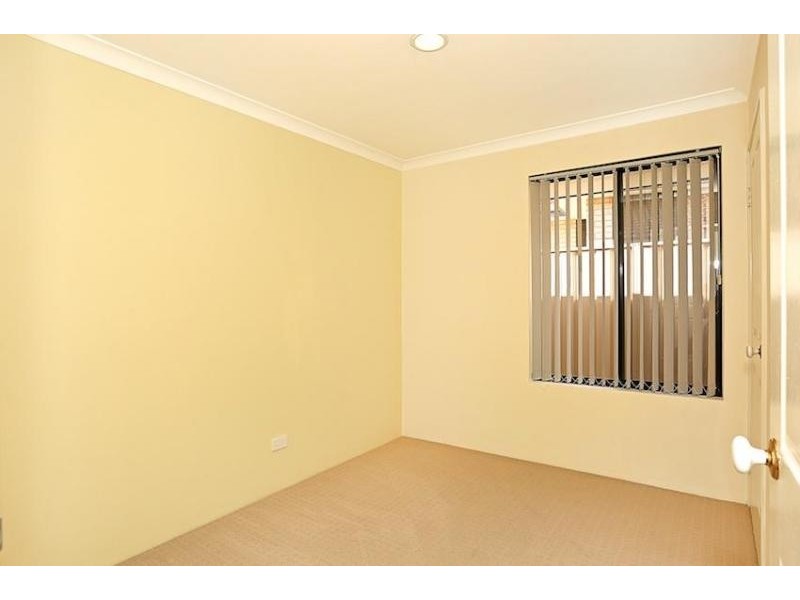 24 Daydream Plaza, Halls Head WA 6210