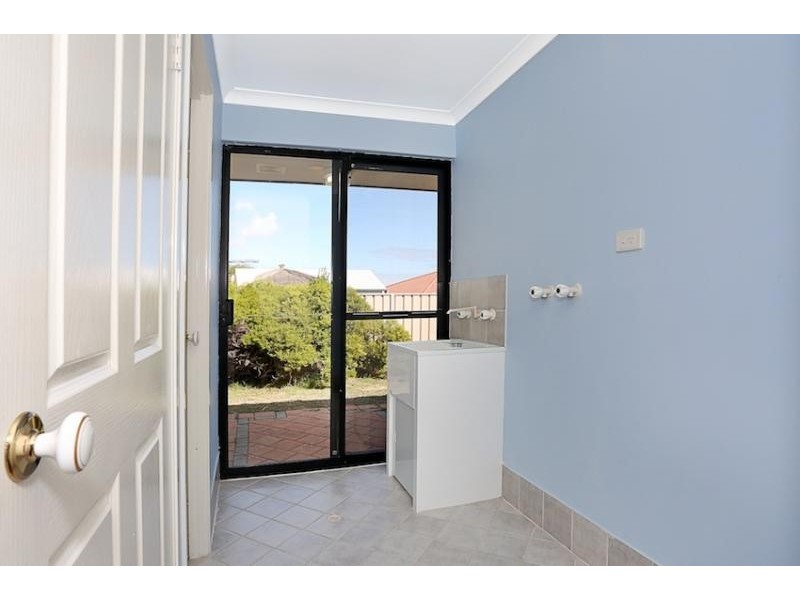 24 Daydream Plaza, Halls Head WA 6210