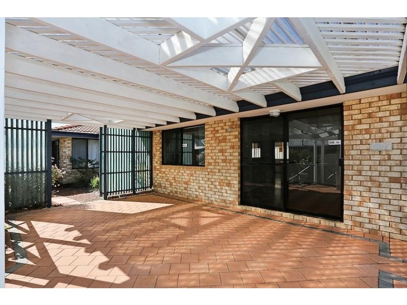 24 Daydream Plaza, Halls Head WA 6210