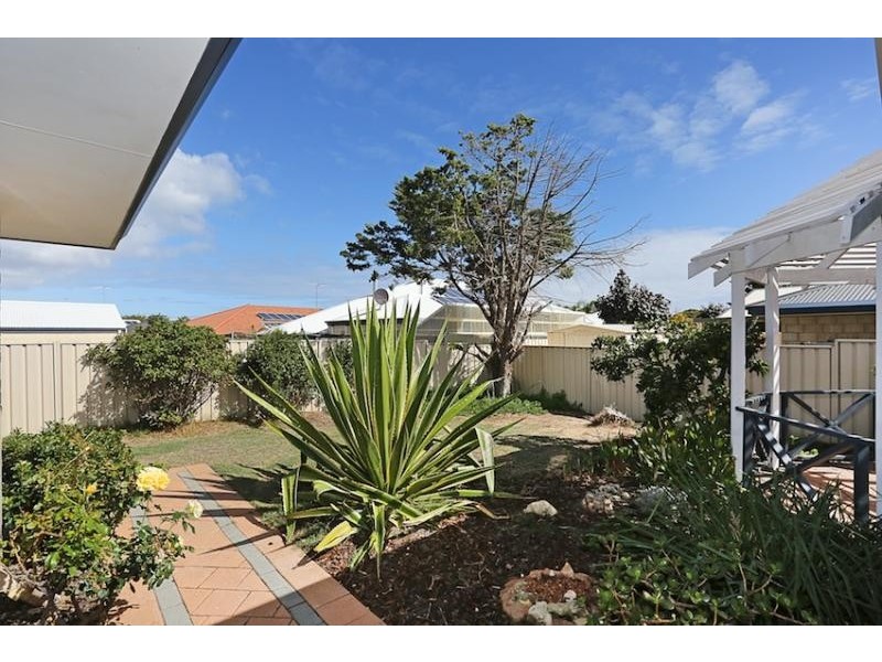 24 Daydream Plaza, Halls Head WA 6210