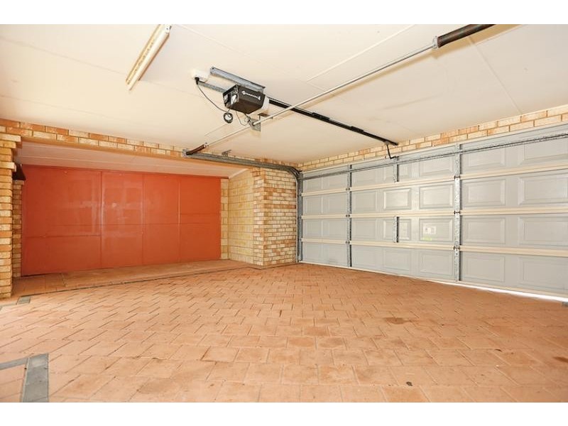 24 Daydream Plaza, Halls Head WA 6210