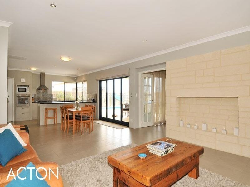 70 Boardwalk Boulevard, Halls Head WA 6210