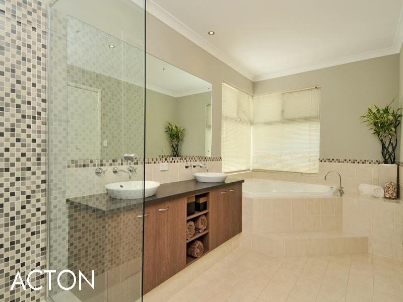 70 Boardwalk Boulevard, Halls Head WA 6210