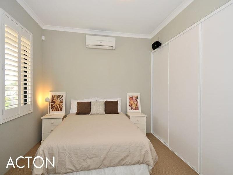 70 Boardwalk Boulevard, Halls Head WA 6210