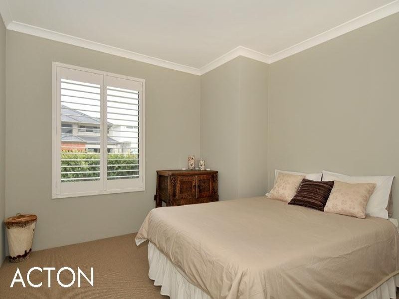 70 Boardwalk Boulevard, Halls Head WA 6210