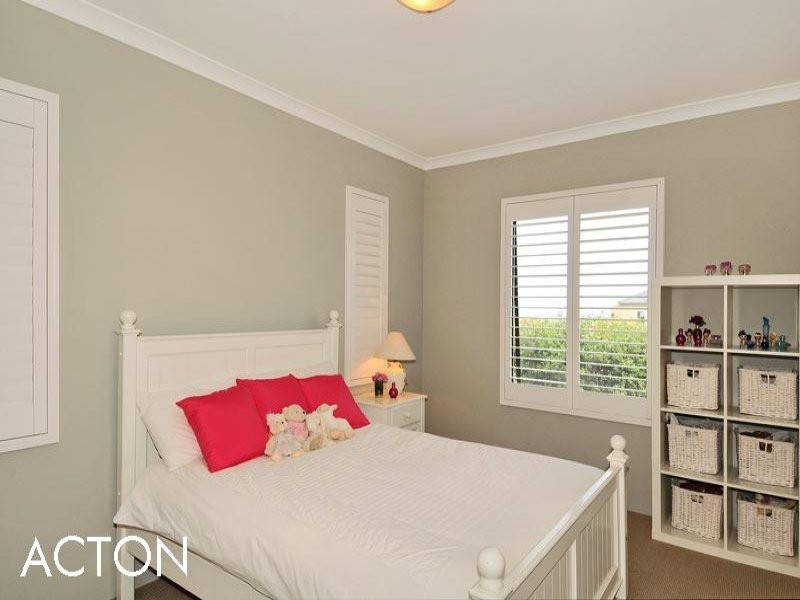 70 Boardwalk Boulevard, Halls Head WA 6210