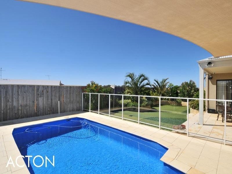 70 Boardwalk Boulevard, Halls Head WA 6210