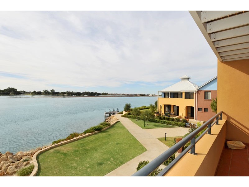 15/19 San Marco Quays, Halls Head WA 6210