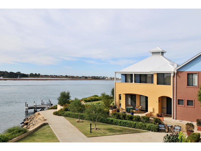 15/19 San Marco Quays, Halls Head WA 6210