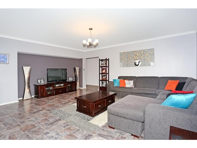 15 Purcell Gardens, South Yunderup WA 6208
