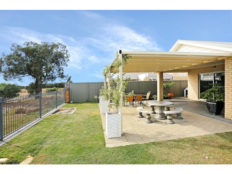 15 Purcell Gardens, South Yunderup WA 6208