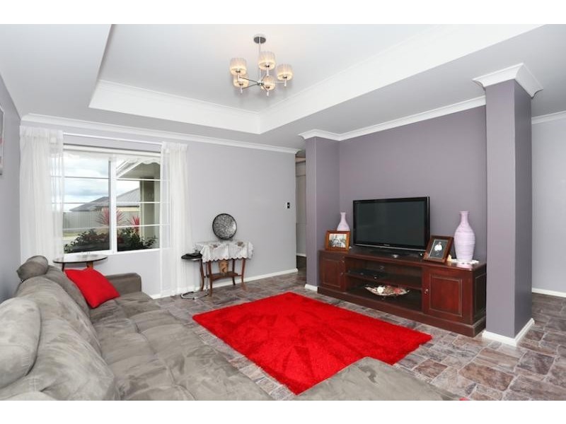 15 Purcell Gardens, South Yunderup WA 6208
