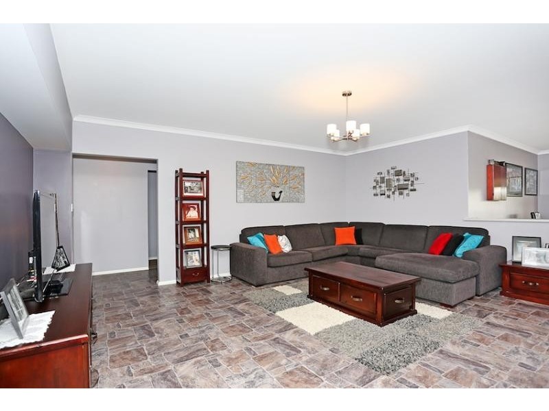 15 Purcell Gardens, South Yunderup WA 6208