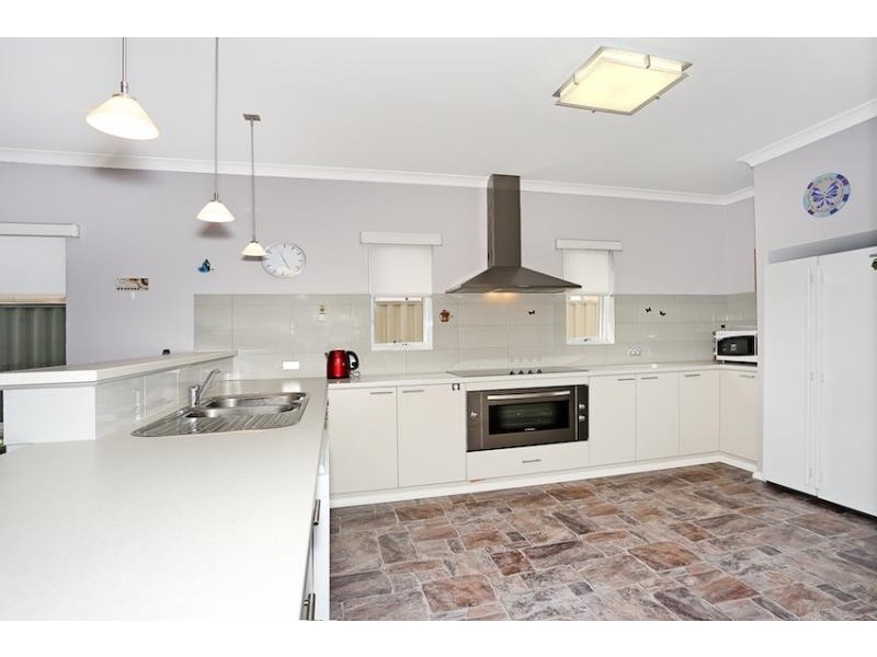 15 Purcell Gardens, South Yunderup WA 6208