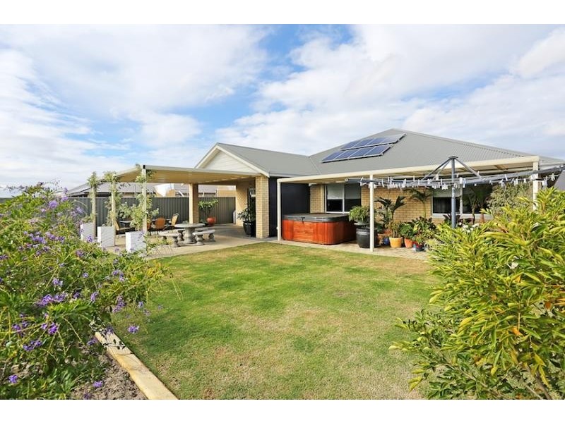 15 Purcell Gardens, South Yunderup WA 6208