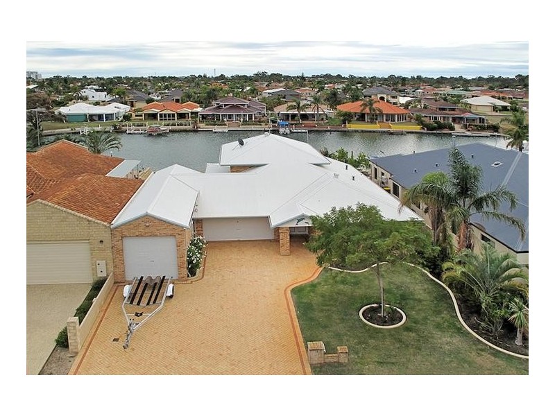 19 Waterside Drive, Dudley Park WA 6210