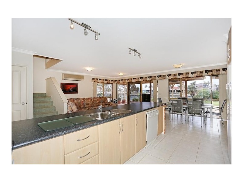 19 Waterside Drive, Dudley Park WA 6210